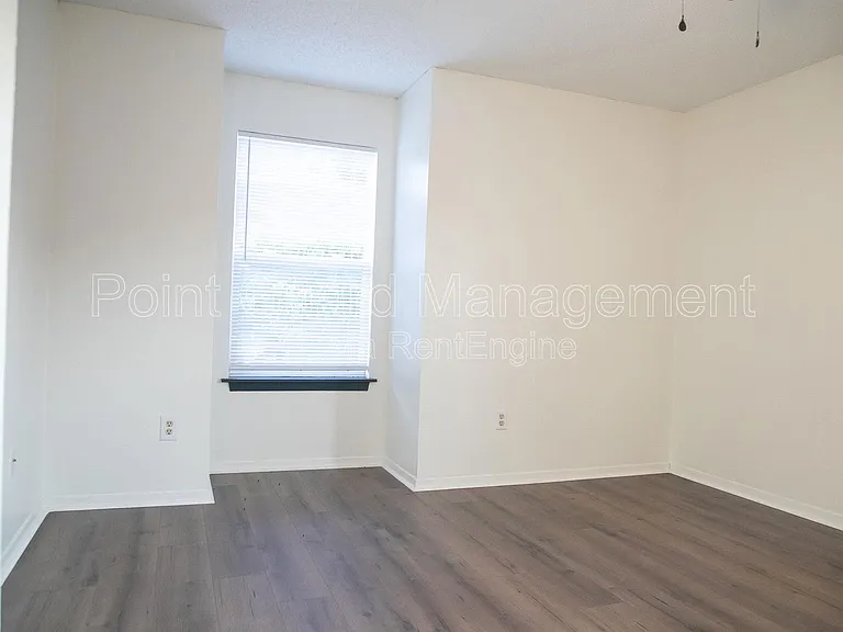 107 W Gold Coast Rd — Photo 36