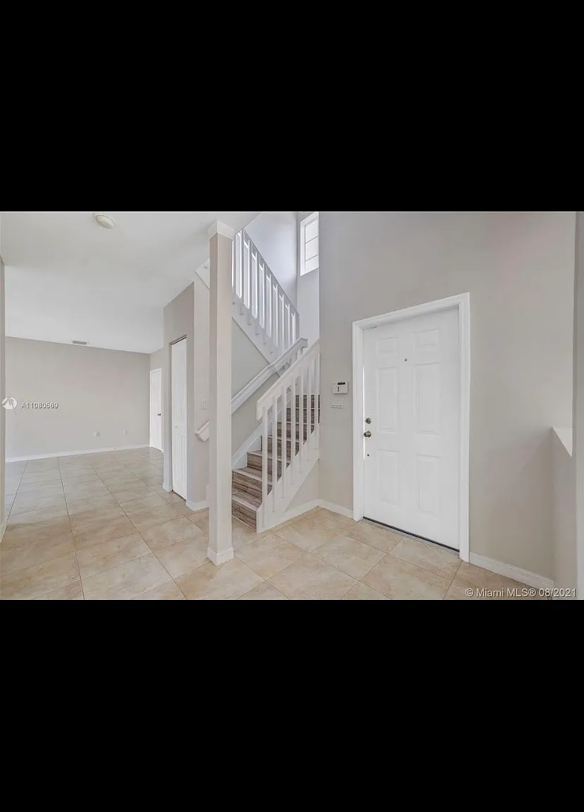 3 bed, 2217 sqft, $4,250 — Photo 2