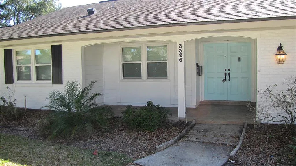 3 bed, 2.0 bath, 1553 sqft, $2,900 — Photo 2