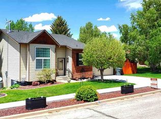 418 Gage Ave, Evanston, WY 82930
