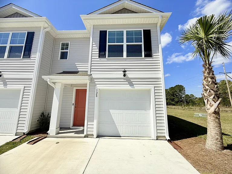 128 Harvest Gold Dr — Photo 1