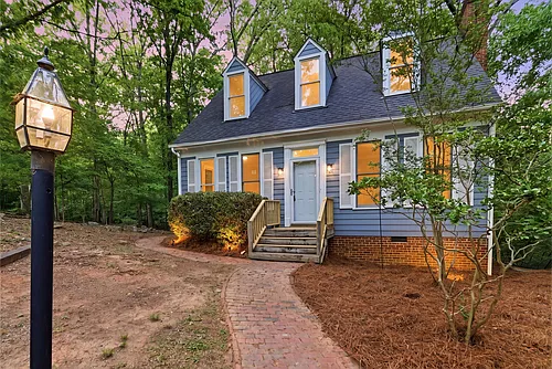 102 Markham Dr Photo 1