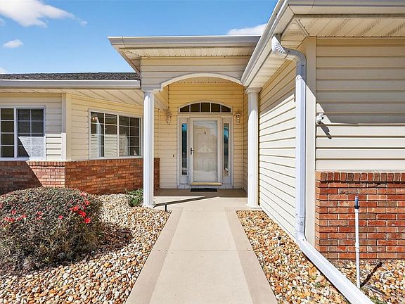 2nd image of 8739 SE 140th Place Rd