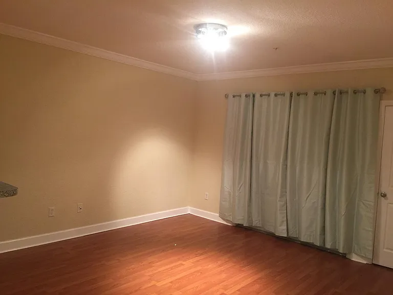 304 E South St #1019 — Photo 7