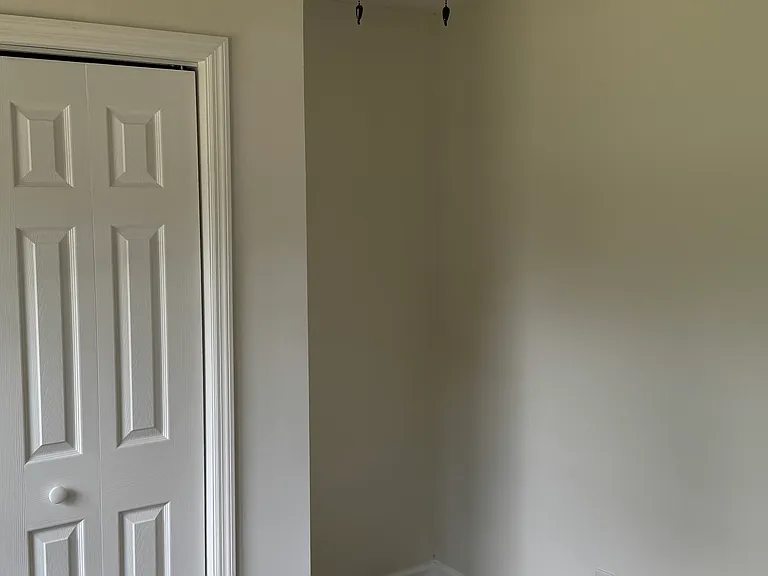 713 S Lovell Ave — Photo 7