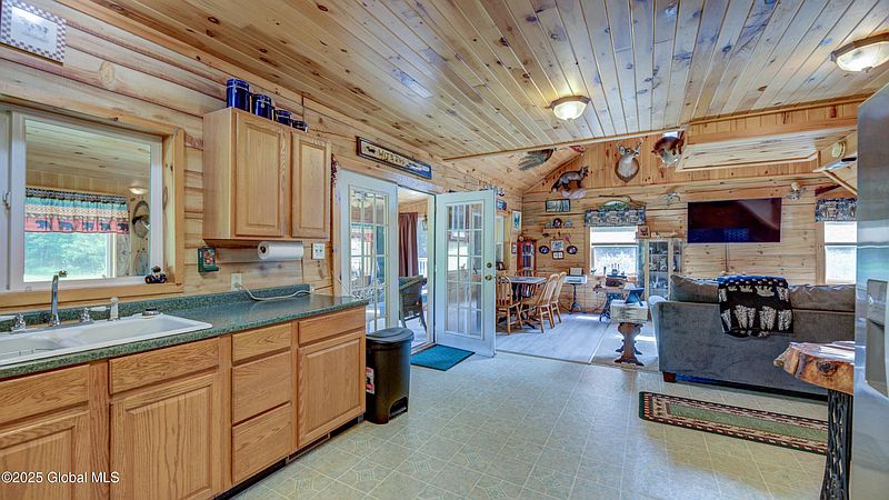 4th image of 260 Old Northville Road