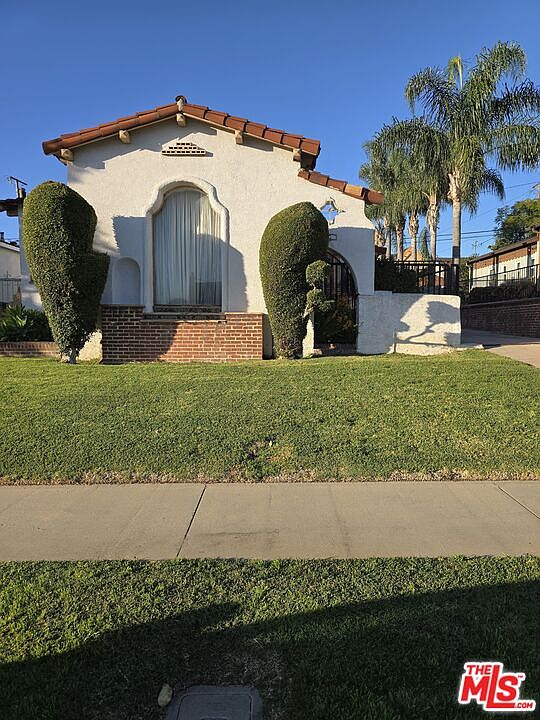 4461 W 61st St, Los Angeles, CA 90043 | Zillow