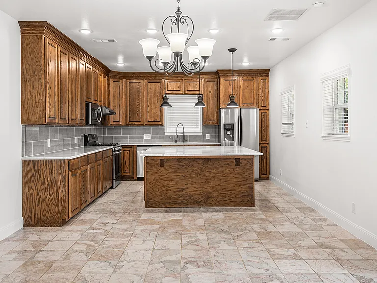 739 Snowden Dr — Photo 4