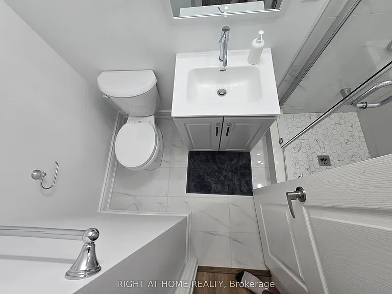 458 Bergamot Ave #BASEMENT — Photo 35