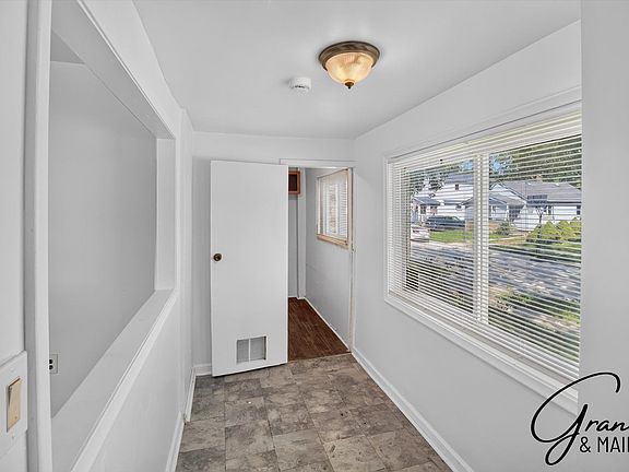 4th image of 21787 Nevada Ave