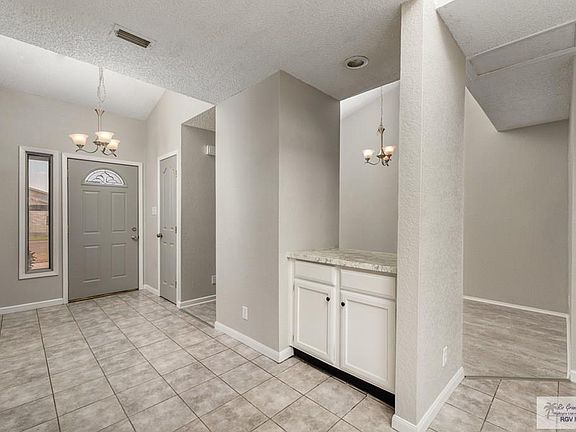4th image of 2110 Pheasant Dr