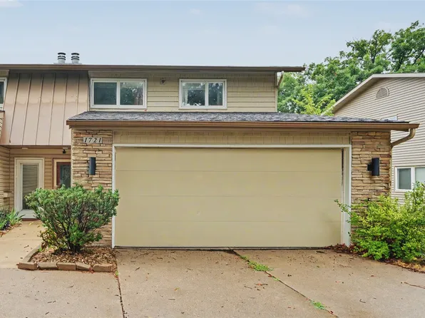 1721 Applewood Pl NE #D, Cedar Rapids, IA 52402