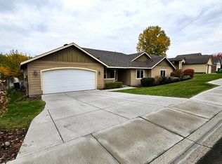 474 Charbonneau Dr, Richland, WA 99352