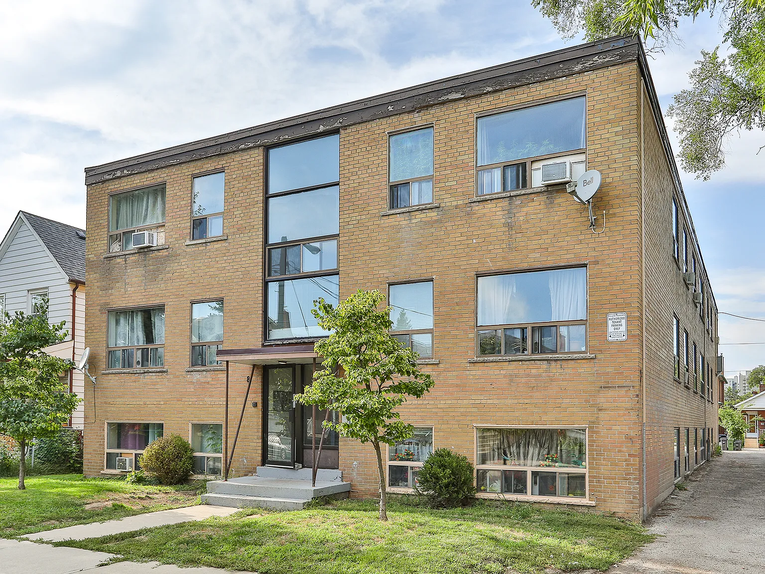 8 Hector Avenue — Photo 1