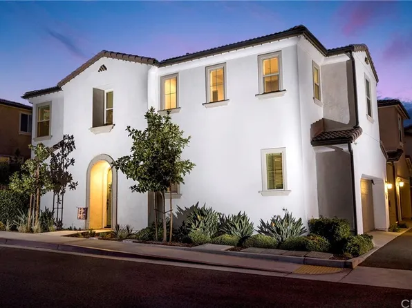 2928 Villa Catalonia Cir, Corona, CA 92881