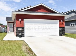 217 5th St E, Horace, ND 58047