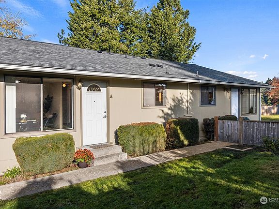 2nd image of 6009 W Magnolia Avenue #A & B