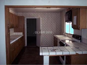 5th image of 4407 Parkchester Cir