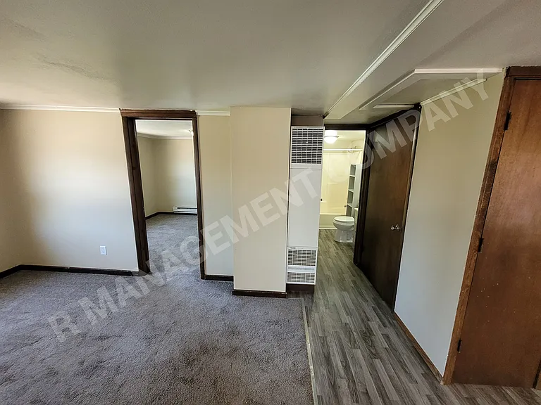 305 E Main St #1/2 — Photo 4