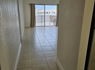 10900 SW 104th St APT 415, Miami, FL 33176