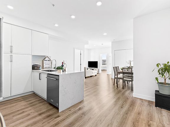 3rd image of 700 Clarke Rd #505