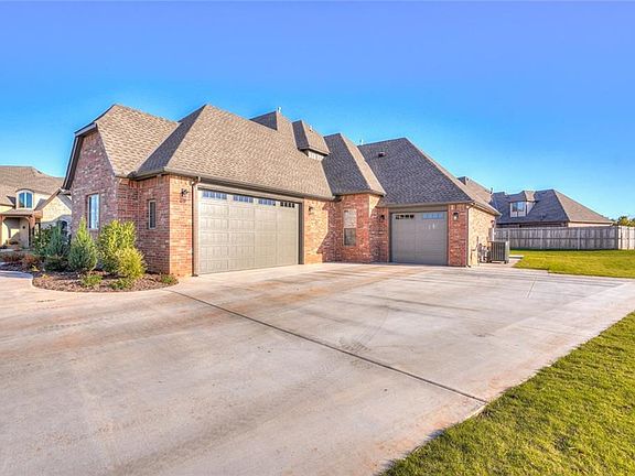 2nd image of 916 Firethorn Way