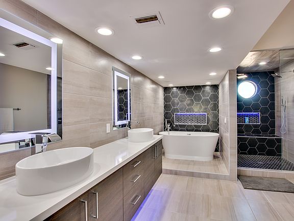 4th image of 2024 E Vista Ave
