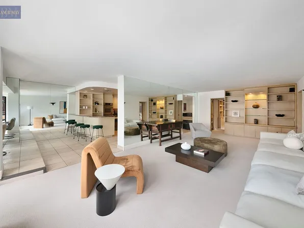 150 East 61st Street image 1 of 16