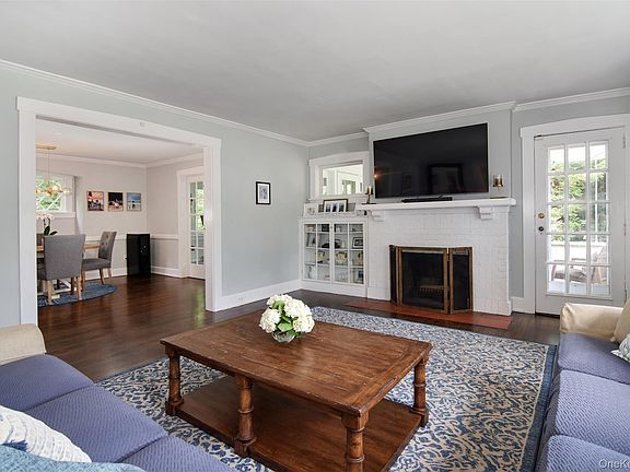 4th image of 162 Ellison Avenue