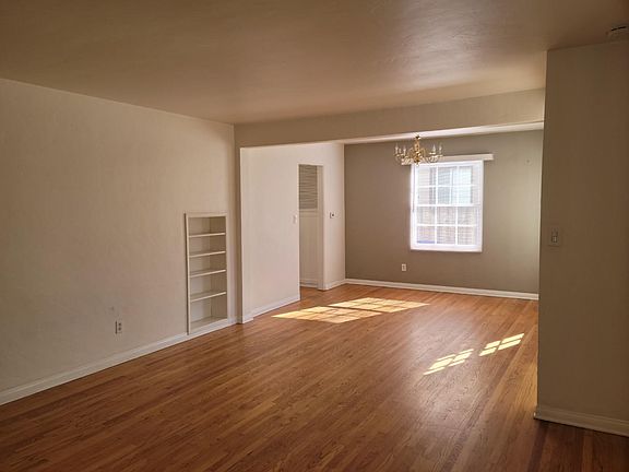 3rd image of 4605 Esther St