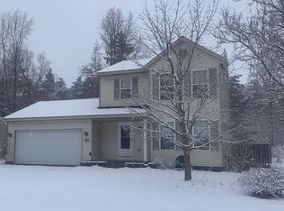1010 Sprucewood Dr, Greenville, MI 48838
