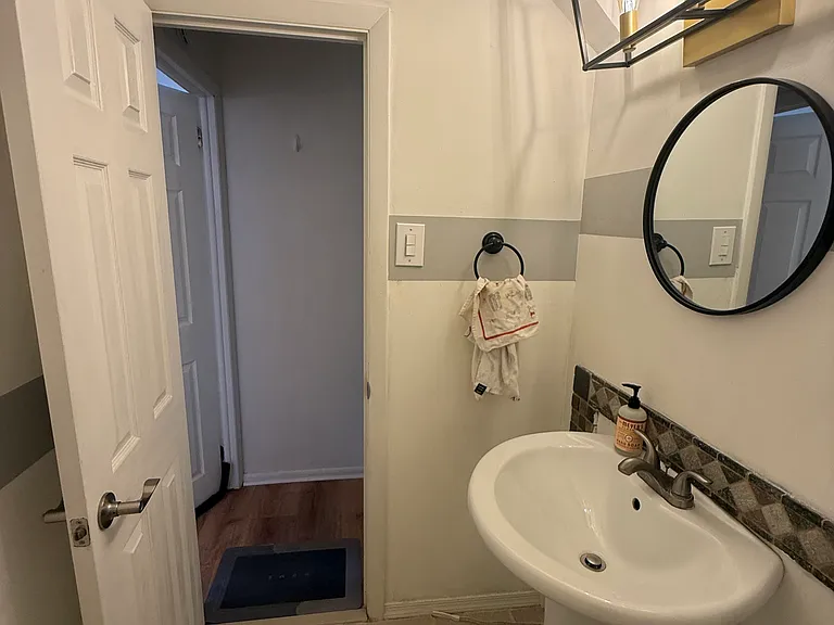 2727 Taunton St — Photo 15