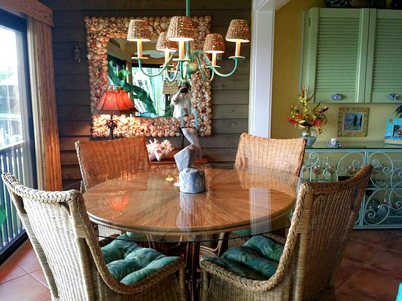 expandable dining area