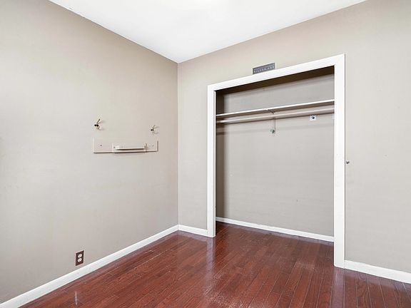 4th image of 2328 27th St