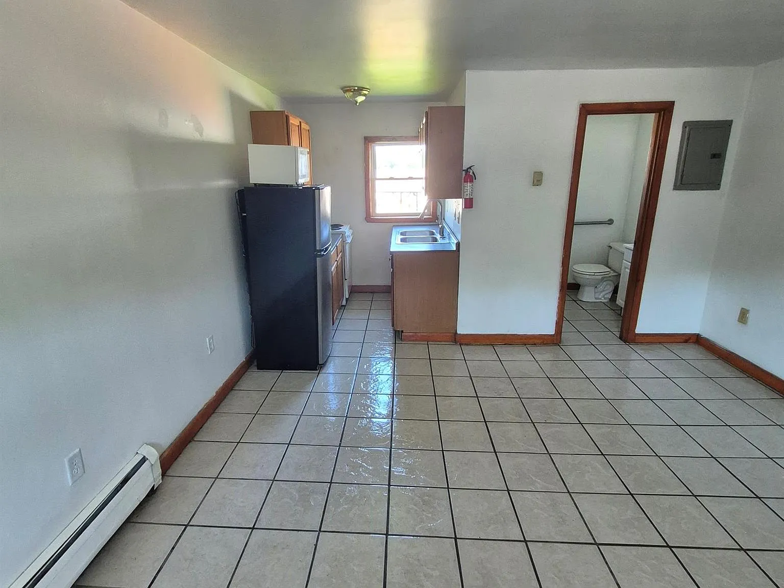 Studio, 1.0 bath, 250 sqft, $1,200 — Photo 2