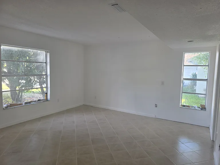 1243 Kinglet Ter — Photo 3