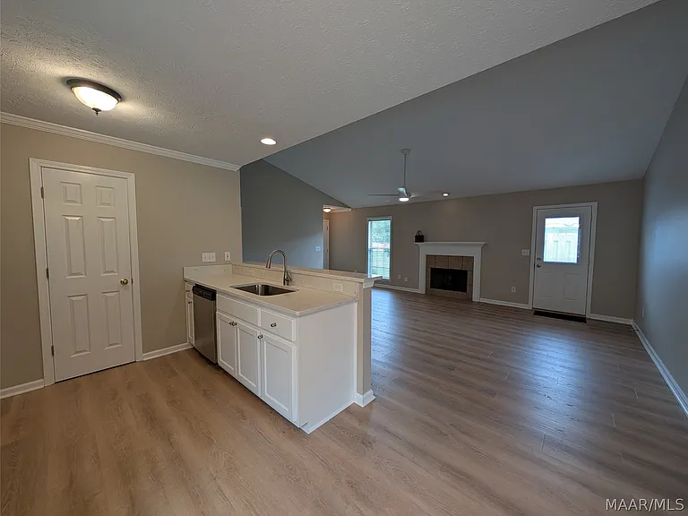 1225 Westfield Ln — Photo 7