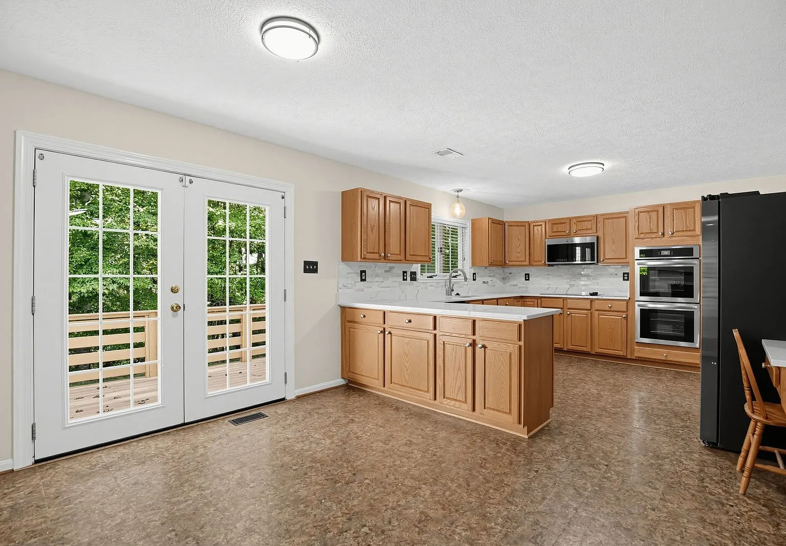 4 bed, 3.0 bath, 2810 sqft, $3,200 — Photo 3