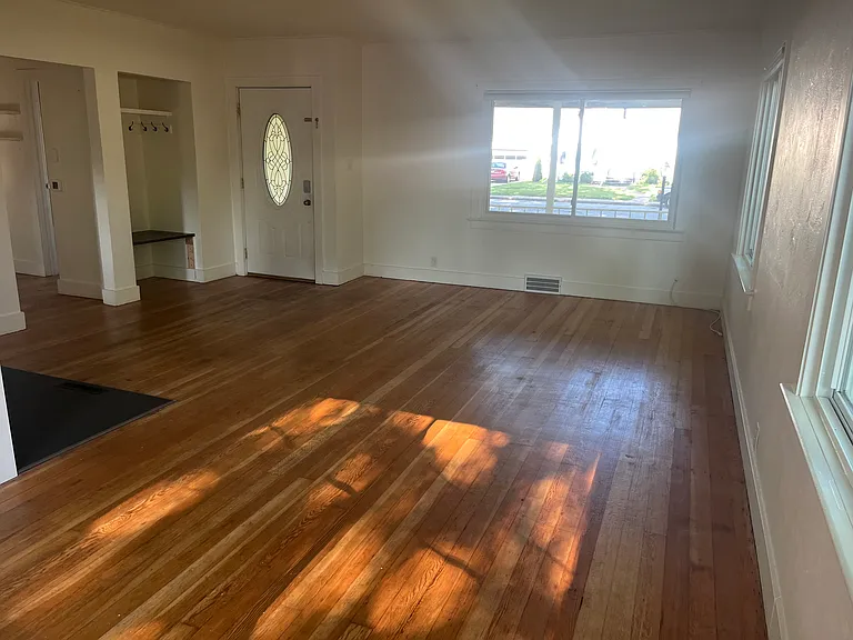 412 Sunset Blvd — Photo 7