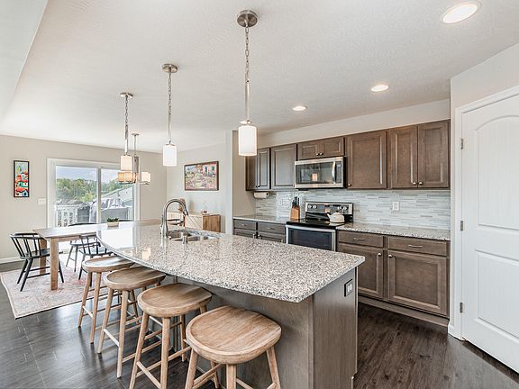 5th image of 5037 Loch Dr