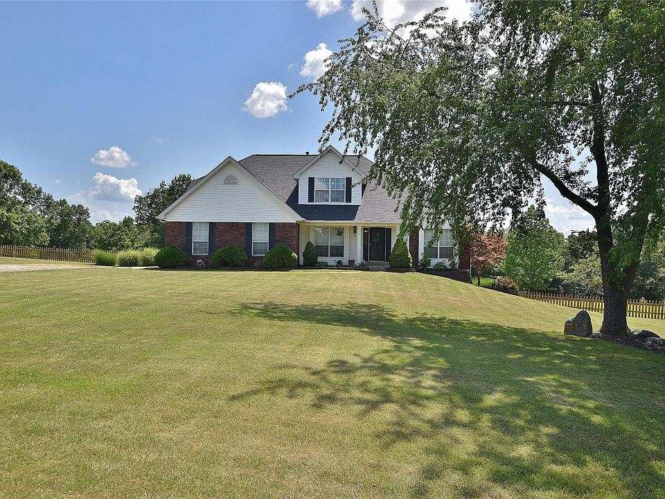 1st image of 429 Ravenwood Dr