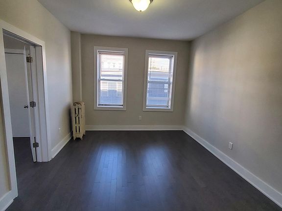 4th image of 88 Kensington Ave