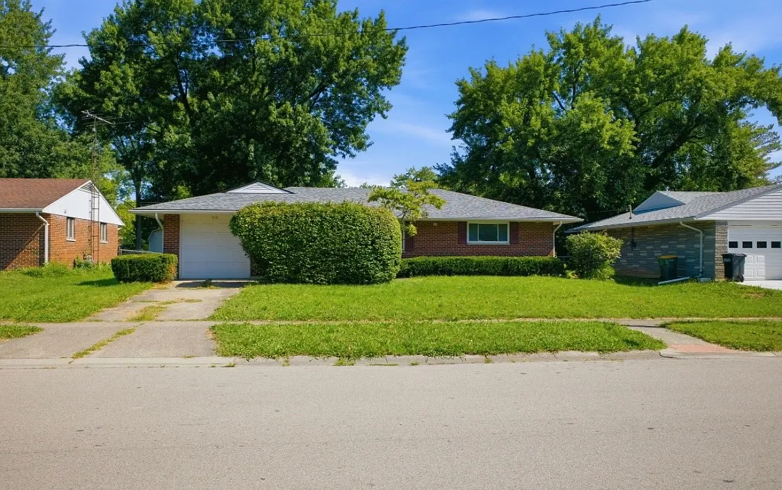 3 bed, 1.5 bath, 1267 sqft, $1,750 — Photo 1