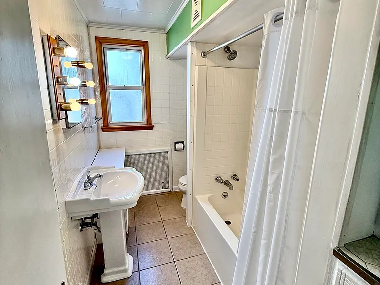 1012 N Webster Ave #1 — Photo 6