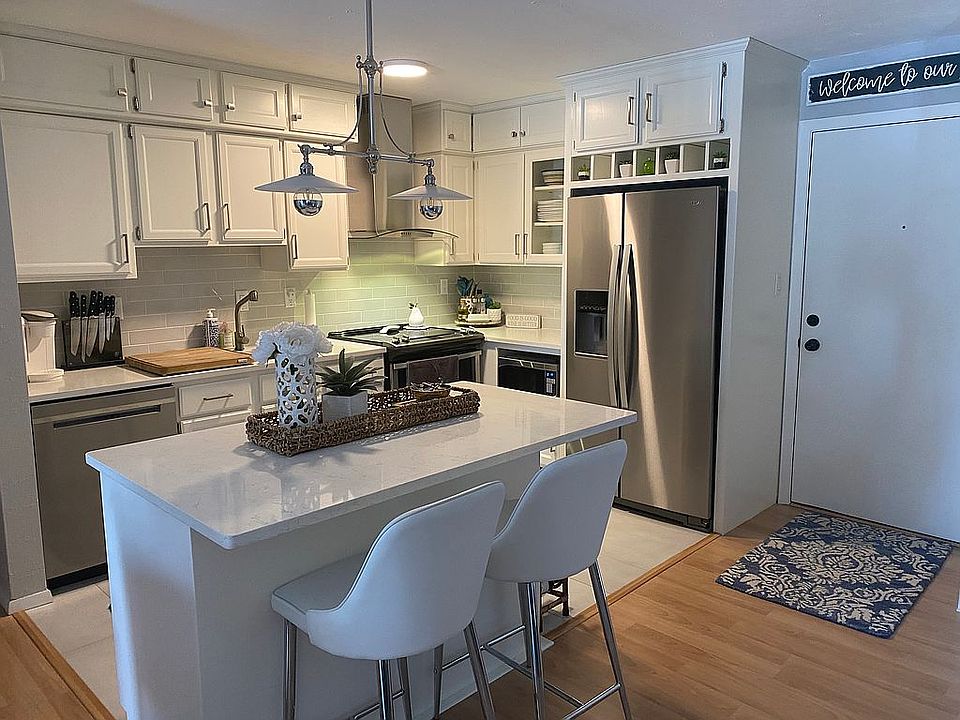 1st image of 366 W Saint Joseph St Unit 6
