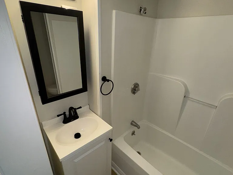 106 Railroad Ave #6 — Photo 8