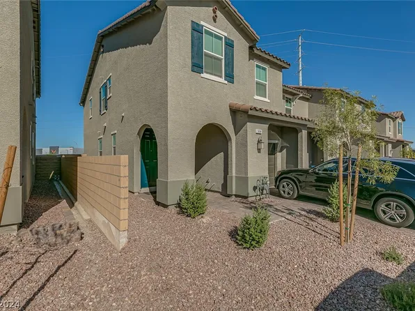 5684 Calm Season St, Spring Valley, NV 89118