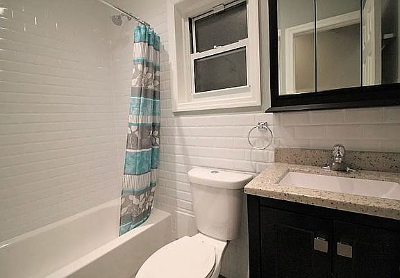 3rd image of 1466 Myrtle Ave APT 1R