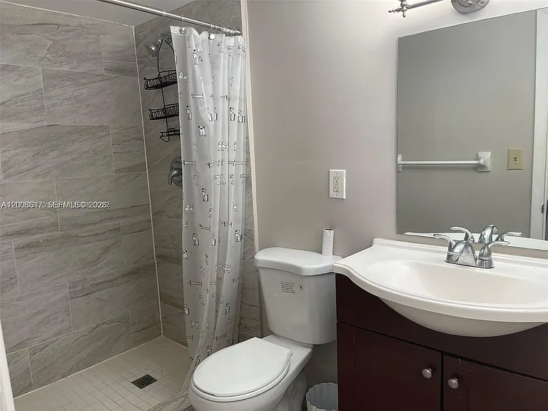 15201 NE 6th Ave #C102 — Photo 8