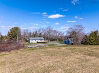 504 Northwest Rd, Lunenburg, NS B0J 2C0